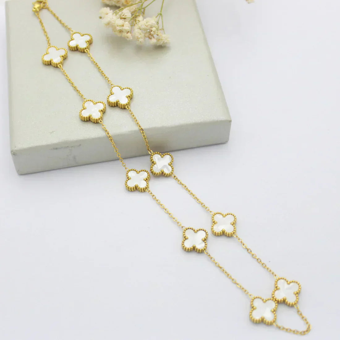 TRÉBOL | Collar Blanco